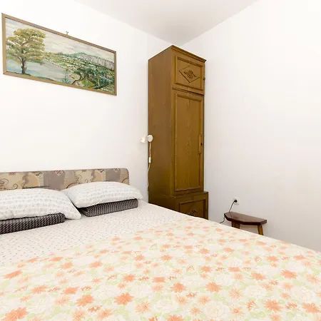 Apartment Ante *